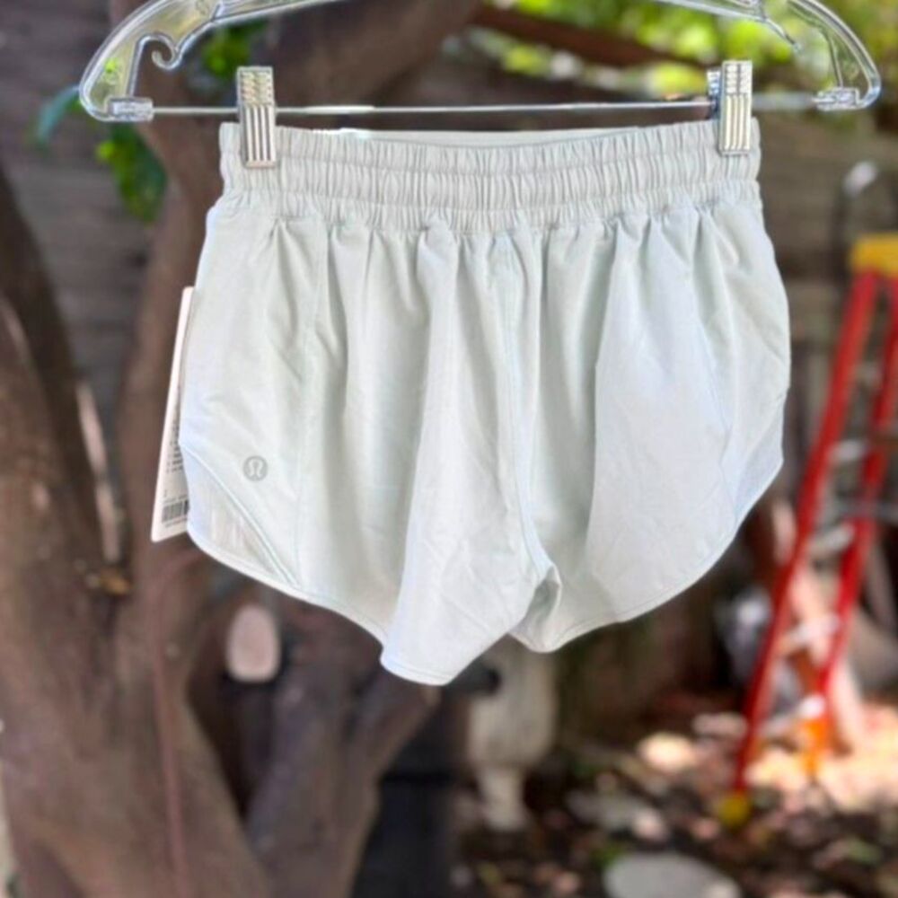 NWT Lululemon Ocean Air Hotty Hot Low Rise Short 2.5" *Lined Running Shorts SZ 2